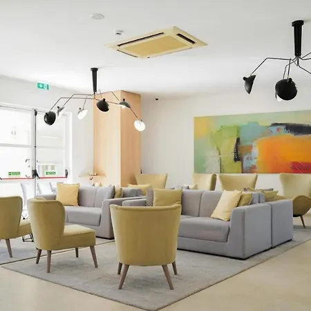 Vitor S Plaza Mariosilvat Portimão