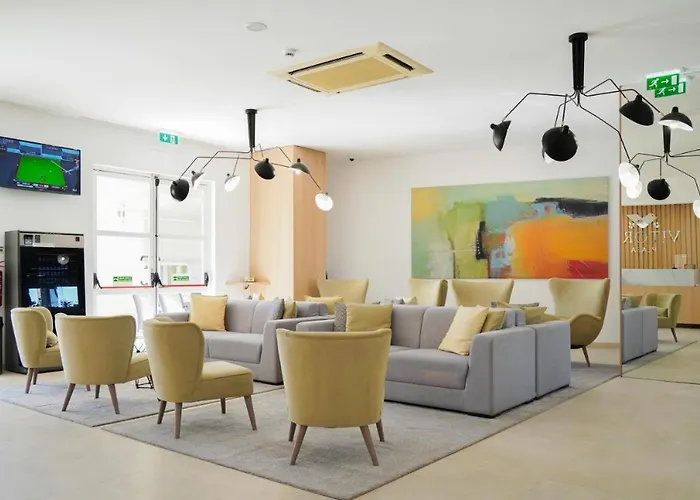 Vitor S Plaza Mariosilvat Portimao